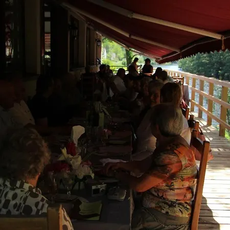 Restaurant Les Gorges De فندق